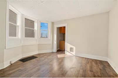 529 Windsor Ave, Pittsburgh, PA 15221 - Photo 8