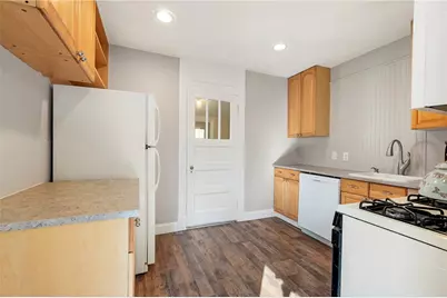529 Windsor Ave, Pittsburgh, PA 15221 - Photo 10