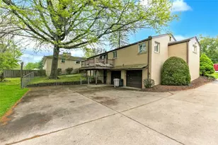 245 Clover Dr, Monroeville, PA 15146 - Photo 24