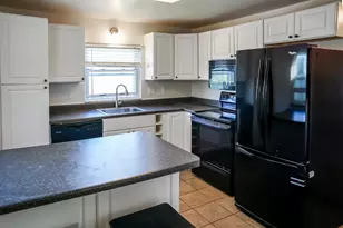 434 Mary St, Jeannette, PA 15644 - Photo 12