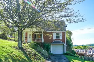 434 Mary St, Jeannette, PA 15644 - Photo 2