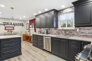 6142 Penn Dr, Penn Township, PA 16002 - Photo 16