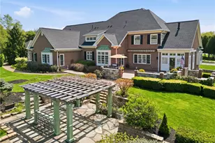 103 Destinaire Dr, Wilmington Township, PA 16142 - Photo 2