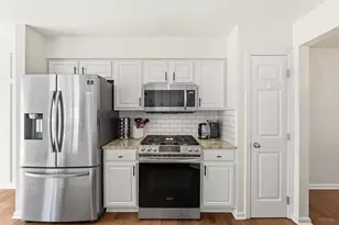 1007 Fieldstone Dr, Cecil, PA 15317 - Photo 10