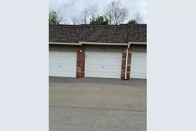 409 Clubhouse Dr, South Strabane, PA 15301 - Photo 2