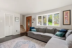 621 Portia Dr, Bethel Park, PA 15236 - Photo 2