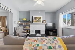 246 Dunseith St, Pittsburgh, PA 15213 - Photo 4