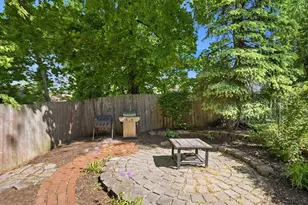 6407 Nicholson St, Pittsburgh, PA 15217 - Photo 12