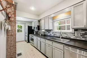 6407 Nicholson St, Pittsburgh, PA 15217 - Photo 8