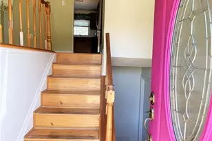 314 Scottsdale Dr, Moon/Crescent Twp, PA 15108 - Photo 2