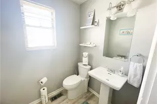118 Forest Dr, Seven Fields Boro, PA 16046 - Photo 10