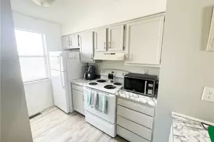 118 Forest Dr, Seven Fields Boro, PA 16046 - Photo 8