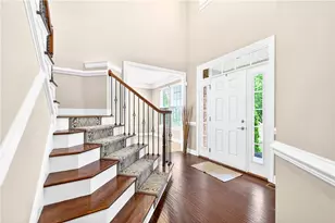 813 Balmoral Ct, Moon/Crescent Twp, PA 15108 - Photo 2