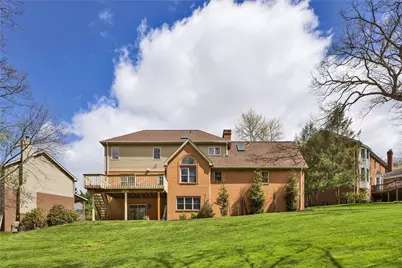 9007 Hampshire Ct, Ross Twp, PA 15237 - Photo 6