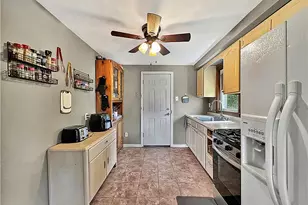 2768 Glenny Ln, West Mifflin, PA 15122 - Photo 10