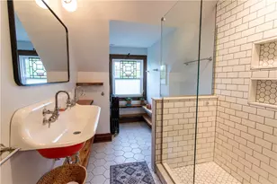 5901 Hampton St, Pittsburgh, PA 15206 - Photo 32