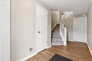 229 Hillvue Dr, Seven Fields Boro, PA 16046 - Photo 2