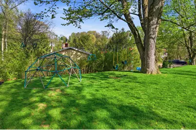 2029 Grosvenor Drive, Moon/Crescent Twp, PA 15108 - Photo 28