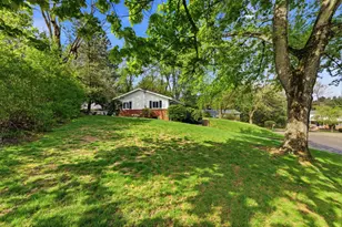 2029 Grosvenor Dr, Moon/Crescent Twp, PA 15108 - Photo 32