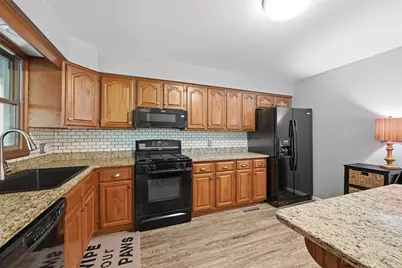 606 Canterbury Dr, Moon/Crescent Twp, PA 15108 - Photo 8