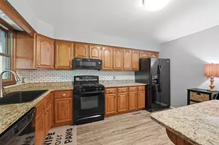 606 Canterbury Dr, Moon/Crescent Twp, PA 15108 - Photo 8