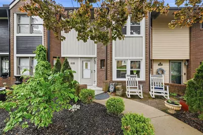 606 Canterbury Dr, Moon/Crescent Twp, PA 15108 - Photo 1