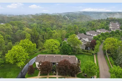 606 Canterbury Dr, Moon/Crescent Twp, PA 15108 - Photo 32