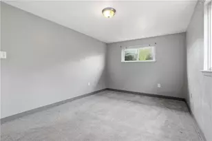 2911 Valley St, Liberty Boro, PA 15133 - Photo 12