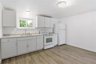 2911 Valley St, Liberty Boro, PA 15133 - Photo 6