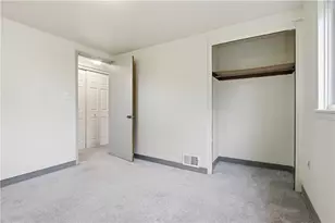 2911 Valley St, Liberty Boro, PA 15133 - Photo 10