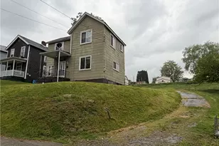 907 Woodlawn Ave, Brownsville, PA 15417 - Photo 2