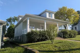 727 N 1st St, Jeannette, PA 15644 - Photo 2