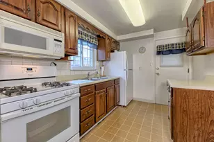 12 Barclay St, Greensburg, PA 15601 - Photo 4