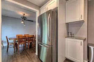 56 Meadowbrook Ave, Greensburg, PA 15601 - Photo 6