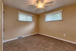 56 Meadowbrook Ave, Greensburg, PA 15601 - Photo 12