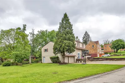 3416 Sterling Dr, Bethel Park, PA 15102 - Photo 4