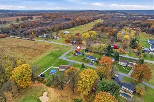 11 Clubhouse Dr, Shenango Township, PA 16159 - Photo 2