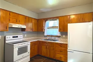 2116 McMinn St, Aliquippa, PA 15001 - Photo 6
