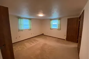 548 Chestnut St, Monessen, PA 15062 - Photo 12