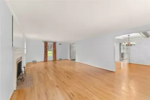 147 Woodshire Dr, Pittsburgh, PA 15215 - Photo 10