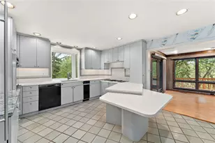 147 Woodshire Dr, Pittsburgh, PA 15215 - Photo 12