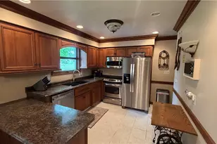 195 Donald Rd, Hermitage, PA 16148 - Photo 8