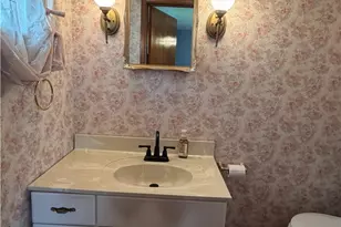 195 Donald Rd, Hermitage, PA 16148 - Photo 14