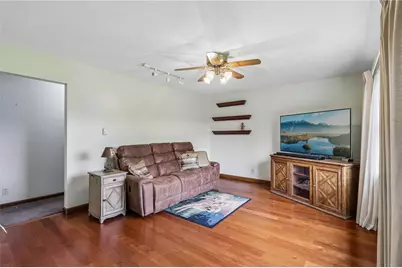 240 Hamburg Rd, Hempfield Township, PA 16125 - Photo 6