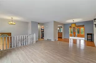 22 Laurel Valley Ct, Pittsburgh, PA 15147 - Photo 4