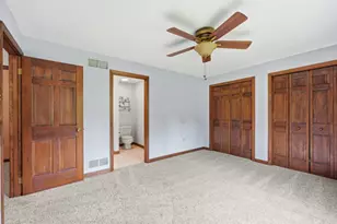 2493 Elkridge Dr Dr, Pittsburgh, PA 15090 - Photo 32