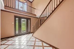 2493 Elkridge Dr Dr, Pittsburgh, PA 15090 - Photo 2