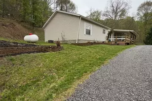 416 Crooks School Rd, Hanover Township, PA 15026 - Photo 24