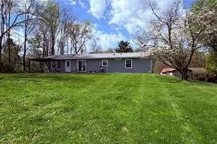107 W Hillcrest Rd, Nottingham, PA 15330 - Photo 4