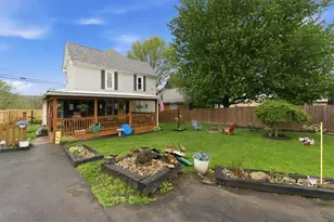 142 Main St, Manor Township, PA 16226 - Photo 2